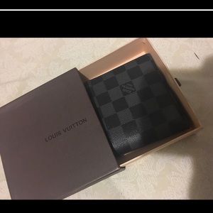 Louis Vuitton Men’s wallet